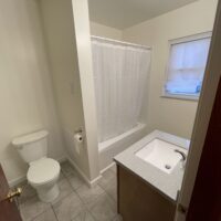 18 Palmer Downstairs Bathroom